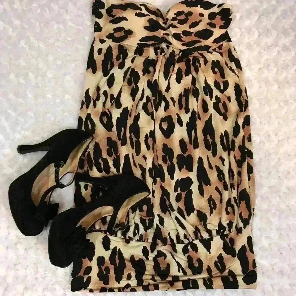 Charlotte Russe Women's Animal Print Strapless Size M Ballon‎ Mini Dress